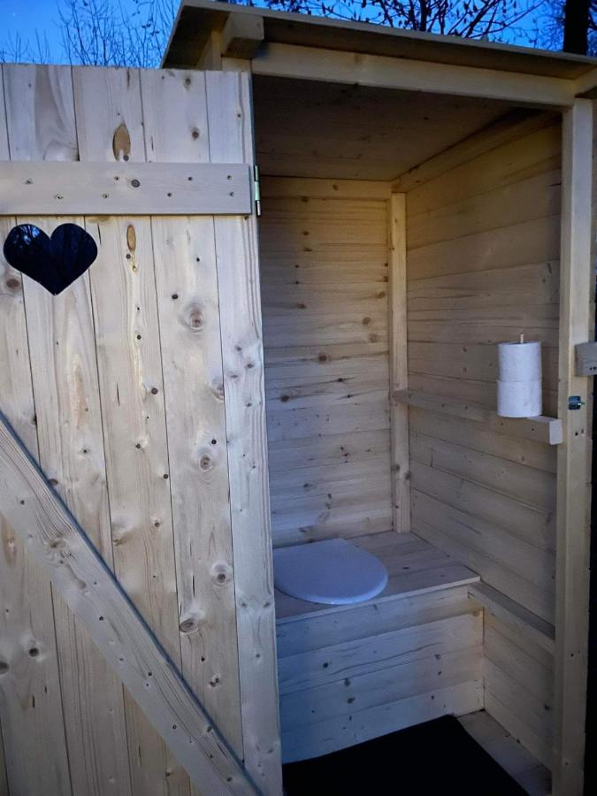Chateau Moravany - Apartmany, Teepee A Wellness Ronow an der Doubrava Екстериор снимка