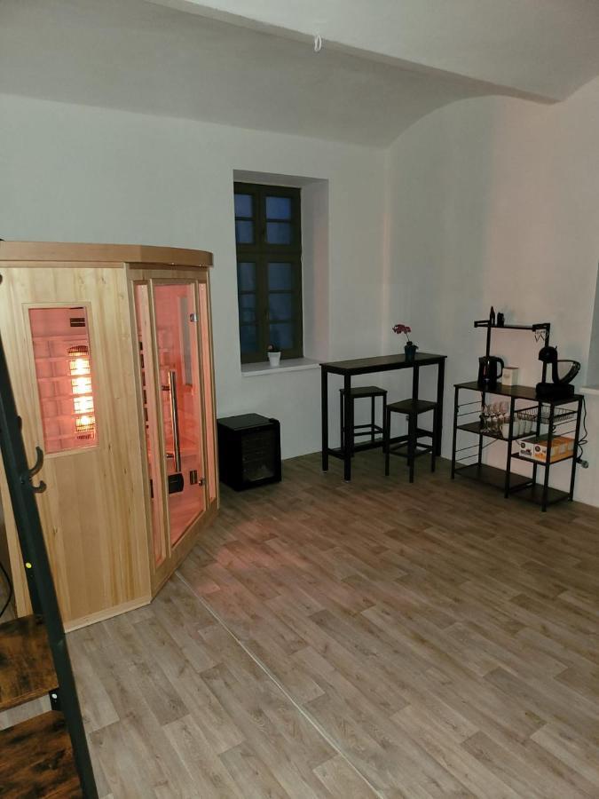 Chateau Moravany - Apartmany, Teepee A Wellness Ronow an der Doubrava Екстериор снимка