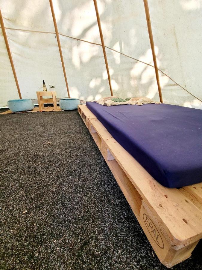 Chateau Moravany - Apartmany, Teepee A Wellness Ronow an der Doubrava Екстериор снимка